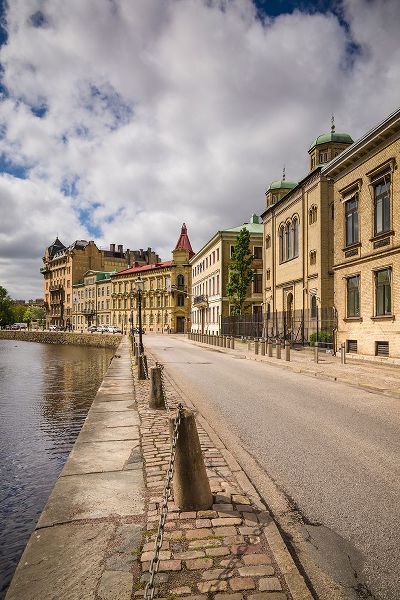 Bibikow, Walter 아티스트의 Sweden-Vastragotland and Bohuslan-Gothenburg-Stora Nygatan street작품입니다.